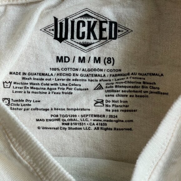 Wicked "Don't Hide Your Magic" Girl's Short Cap Sleeve T-shirt - Size M (8) - Picture 4 of 5